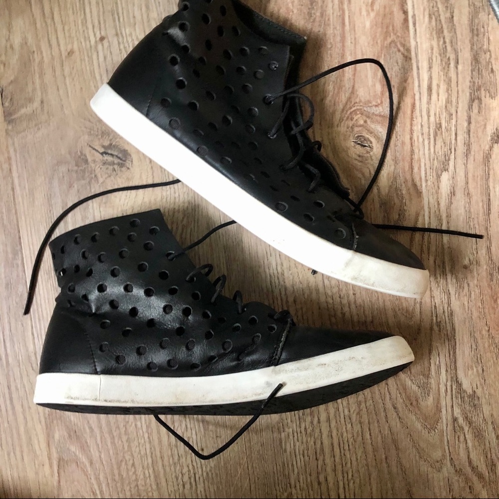 Black Volcom High Tops